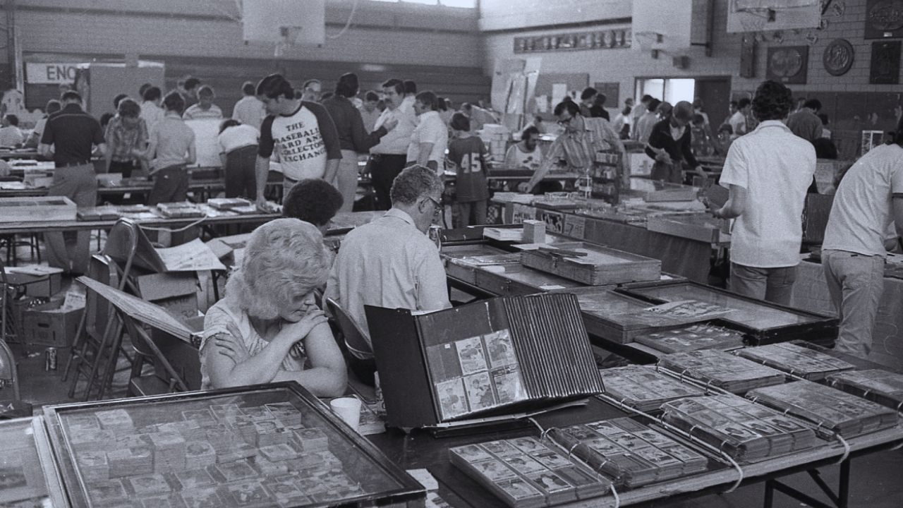 How the Sports Memorabilia Market Works